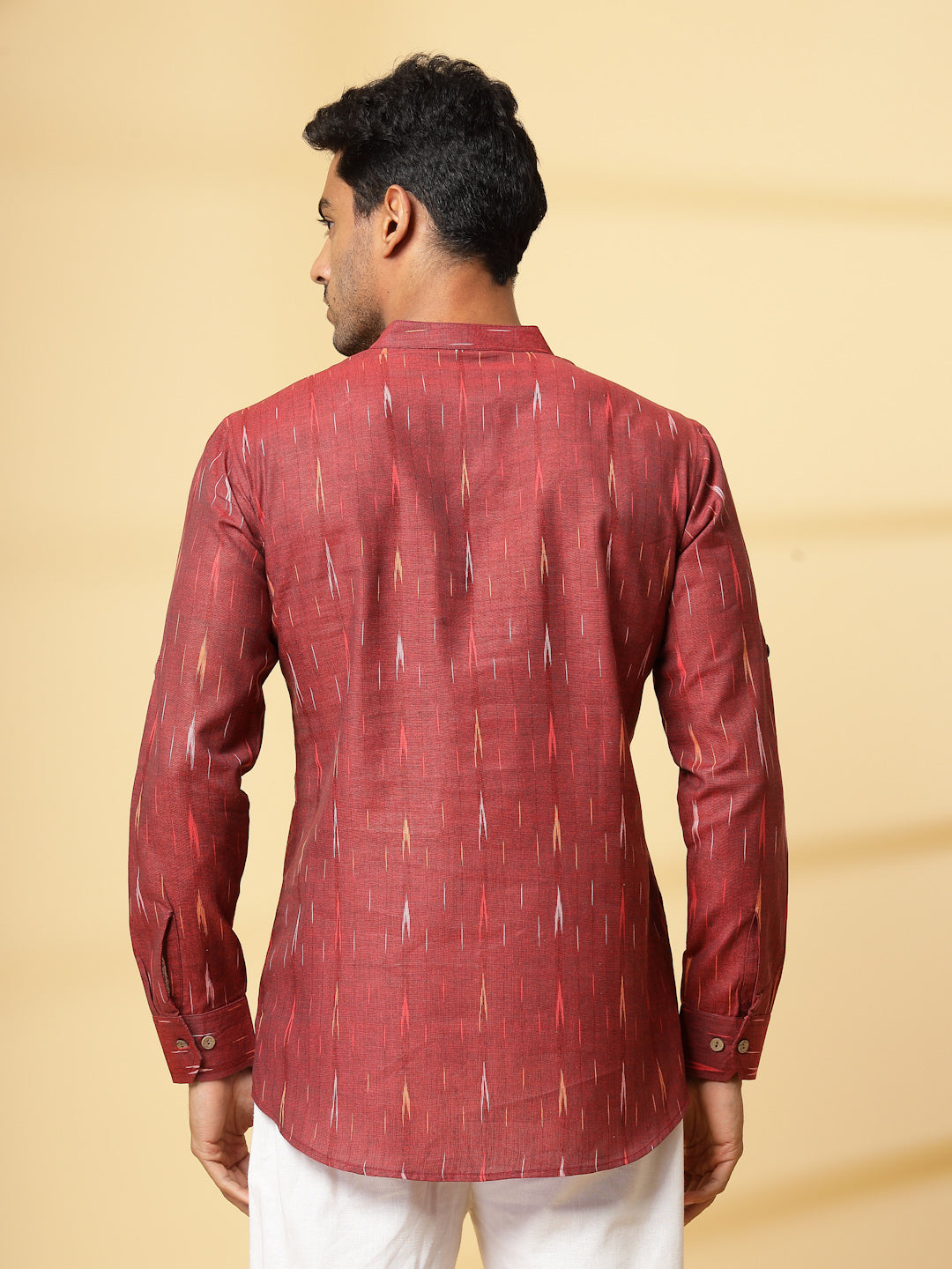 Vastraa Fusion Men's Handloom Weaving Pure Cotton Short Kurta, Round Collar, Full Sleeves,Button Kurta, Ethnic Wear