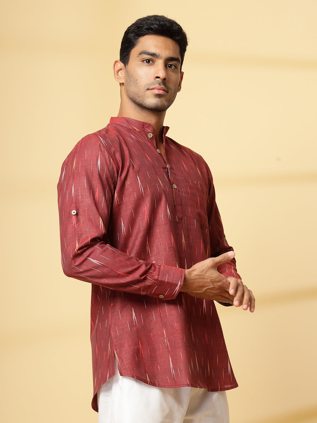 Vastraa Fusion Men's Handloom Weaving Pure Cotton Short Kurta, Round Collar, Full Sleeves,Button Kurta, Ethnic Wear