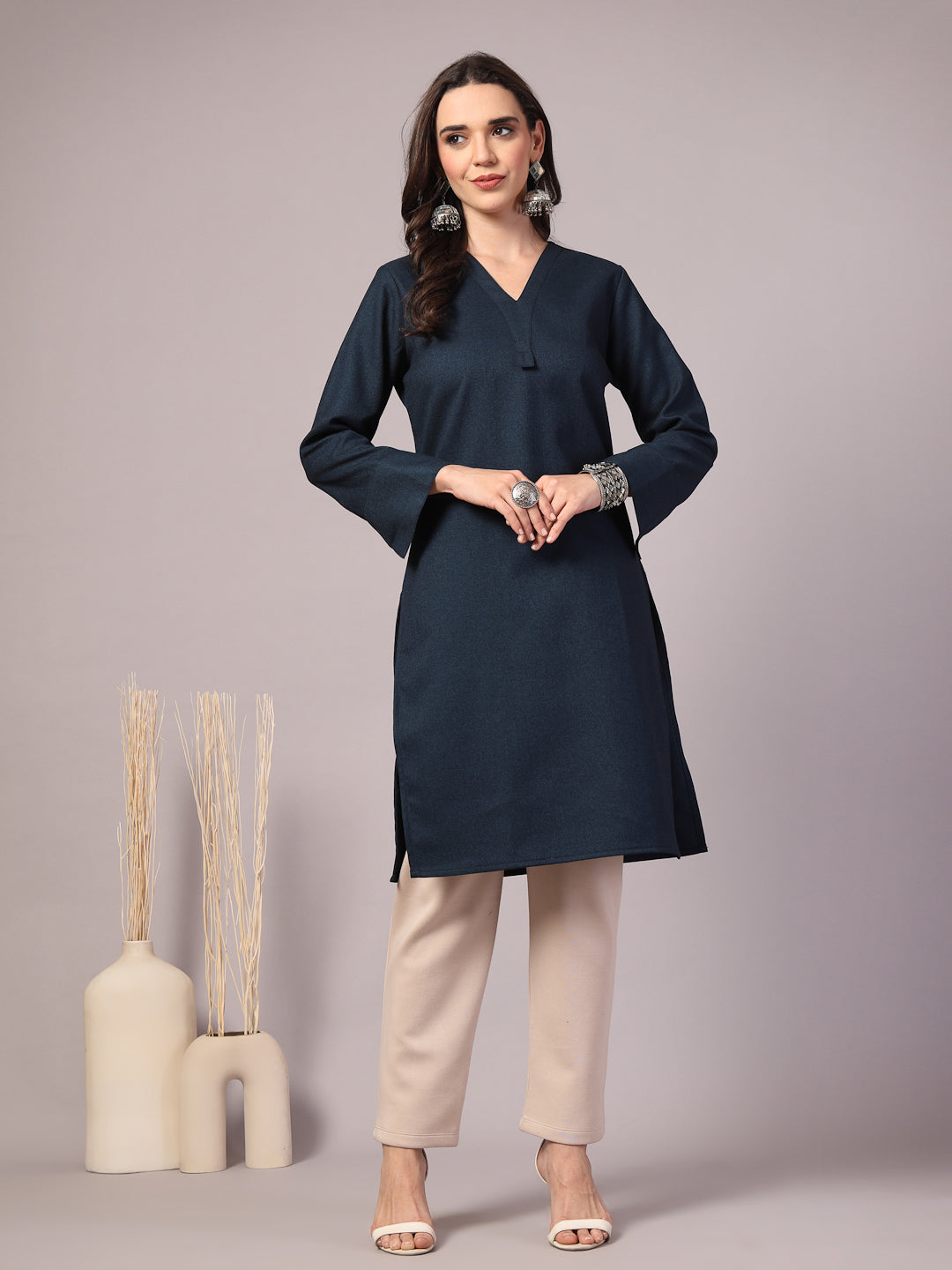 Vastraa Fusion Women's Traditional Woolen V-Neck Solid Kurti