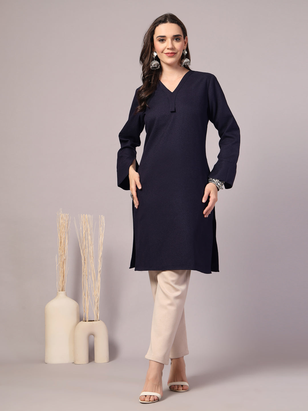 Vastraa Fusion Women's Traditional Woolen V-Neck Solid Kurti