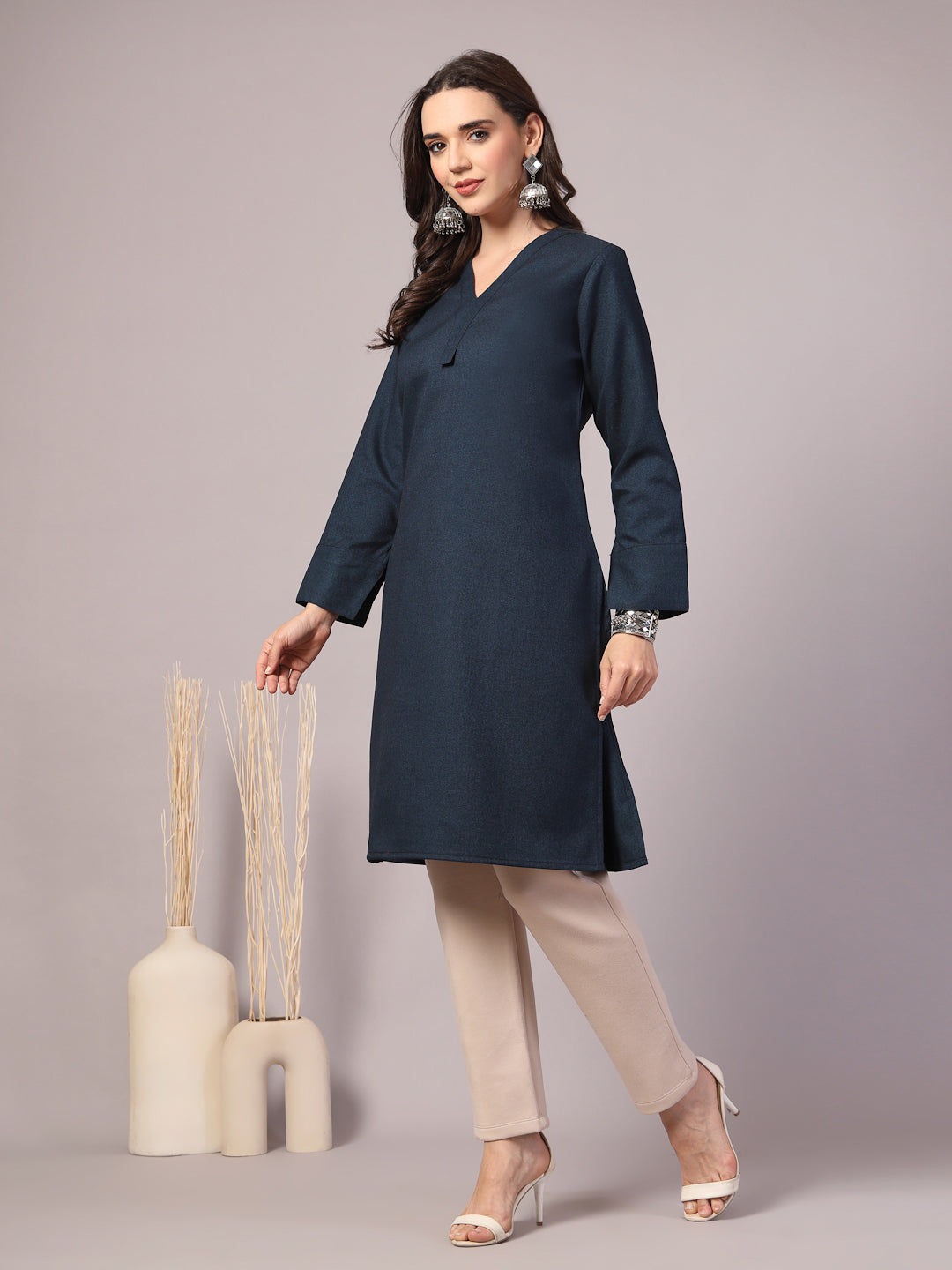 Vastraa Fusion Women's Traditional Woolen V-Neck Solid Kurti