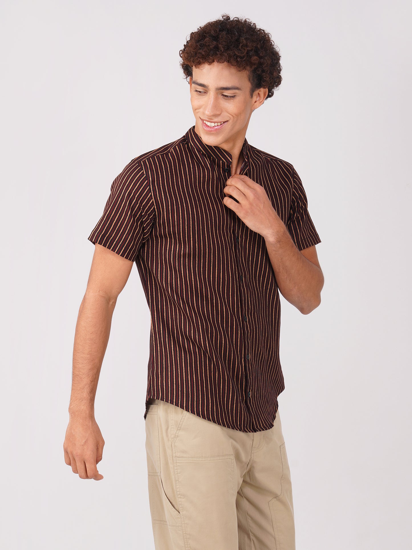 Vastraa Fusion Men's Block Print Cotton Summer Shirt (Chinees Collor)