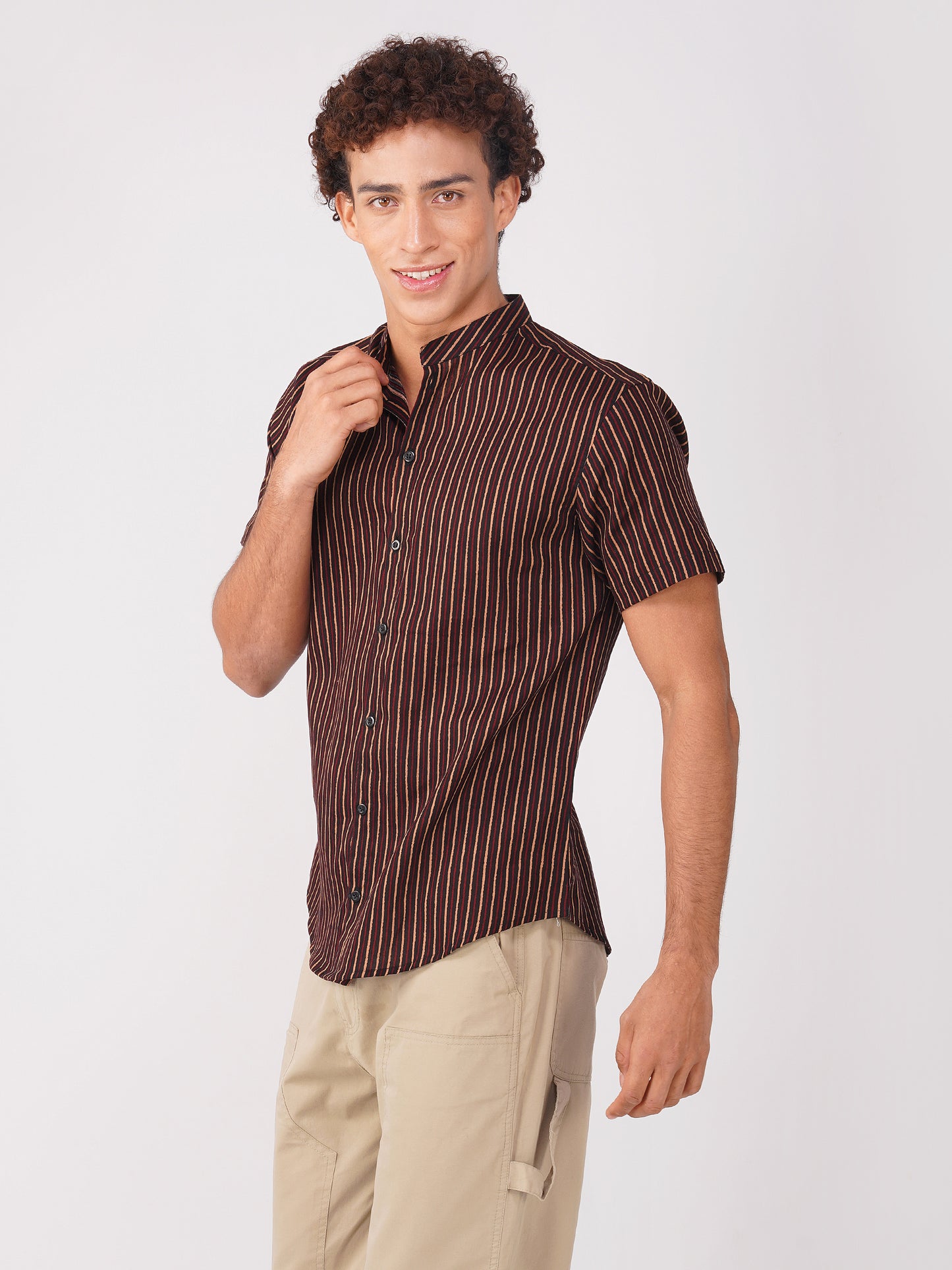 Vastraa Fusion Men's Block Print Cotton Summer Shirt (Chinees Collor)