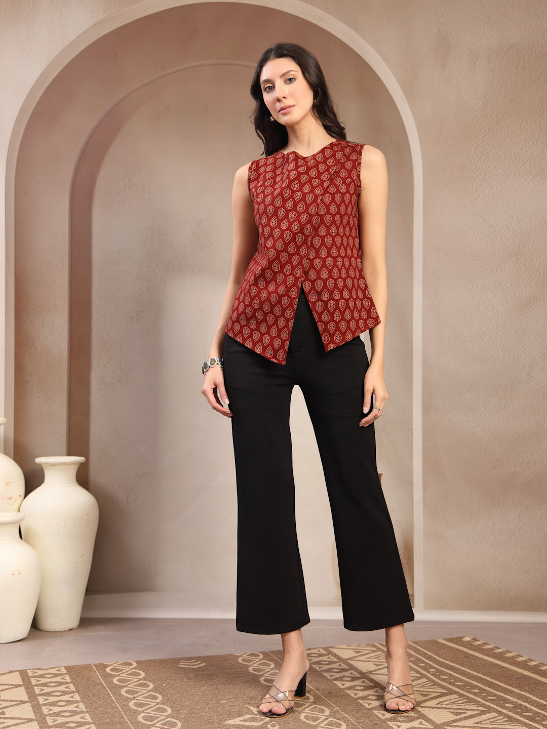 Vastraa Fusion Cotton Women's Stylish Fashion Casual Sleeveless Boat Neck Keyhole Back Top