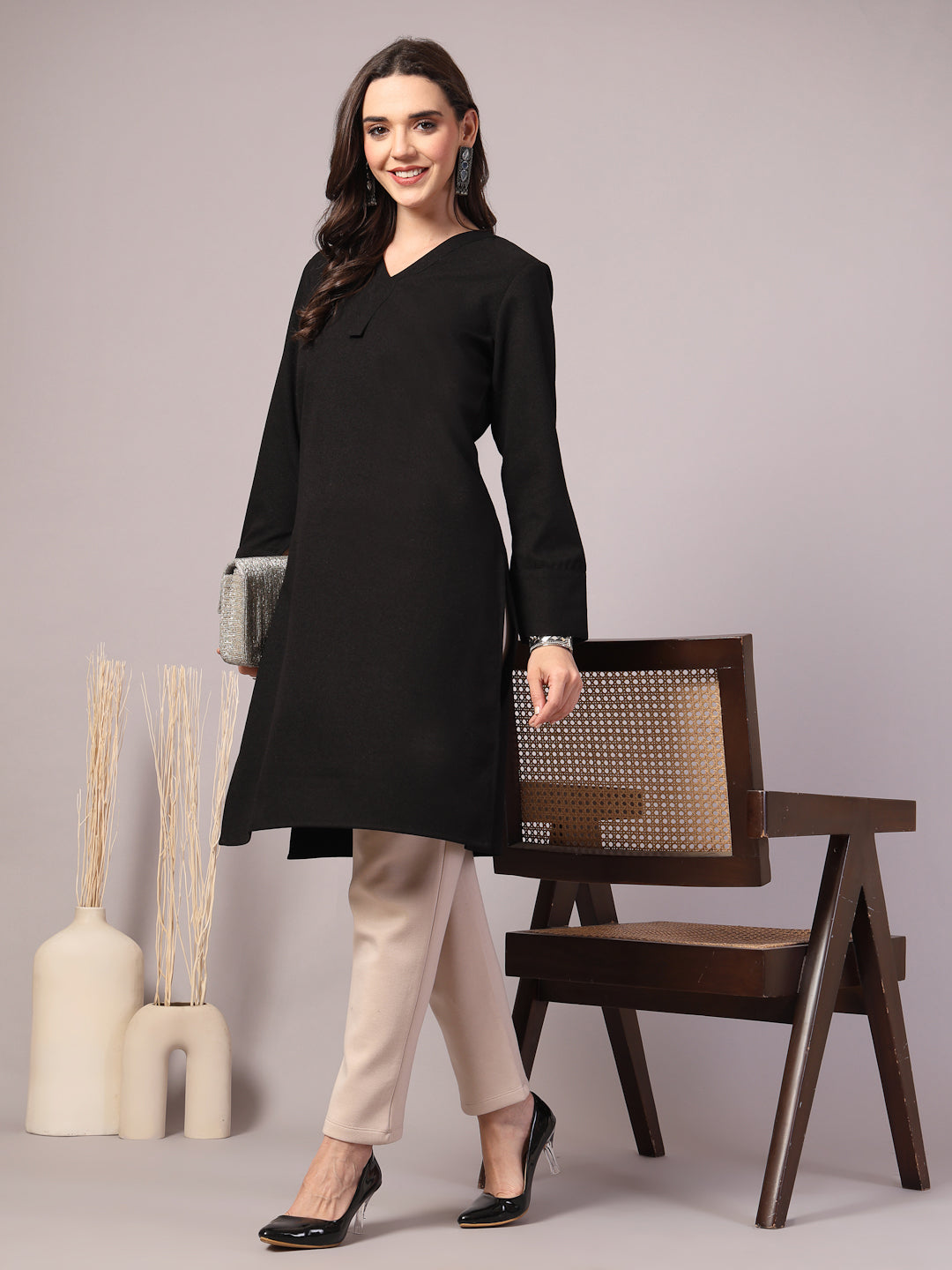 Vastraa Fusion Women's Traditional Woolen V-Neck Solid Kurti