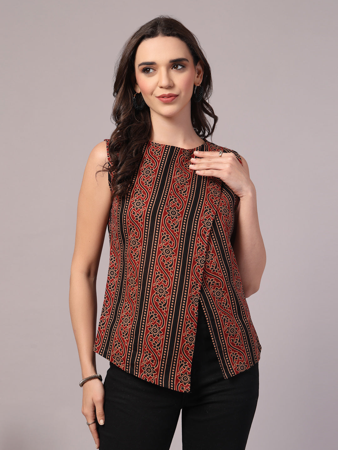 Vastraa Fusion Cotton Women's Stylish Fashion Casual Sleeveless Boat Neck Keyhole Back Top
