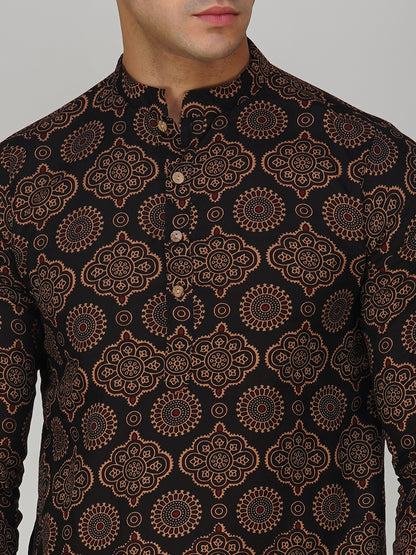 Vastraa Fusion Men's Printed Kurta Pure Cotton Long Kurta, Round Collar, Full Sleeves, Button Kurta, Ethnic Wear