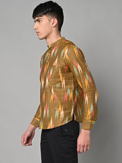 Vastraa Fusion Men Handloom Pure Cotton Ikat Printed Kurta