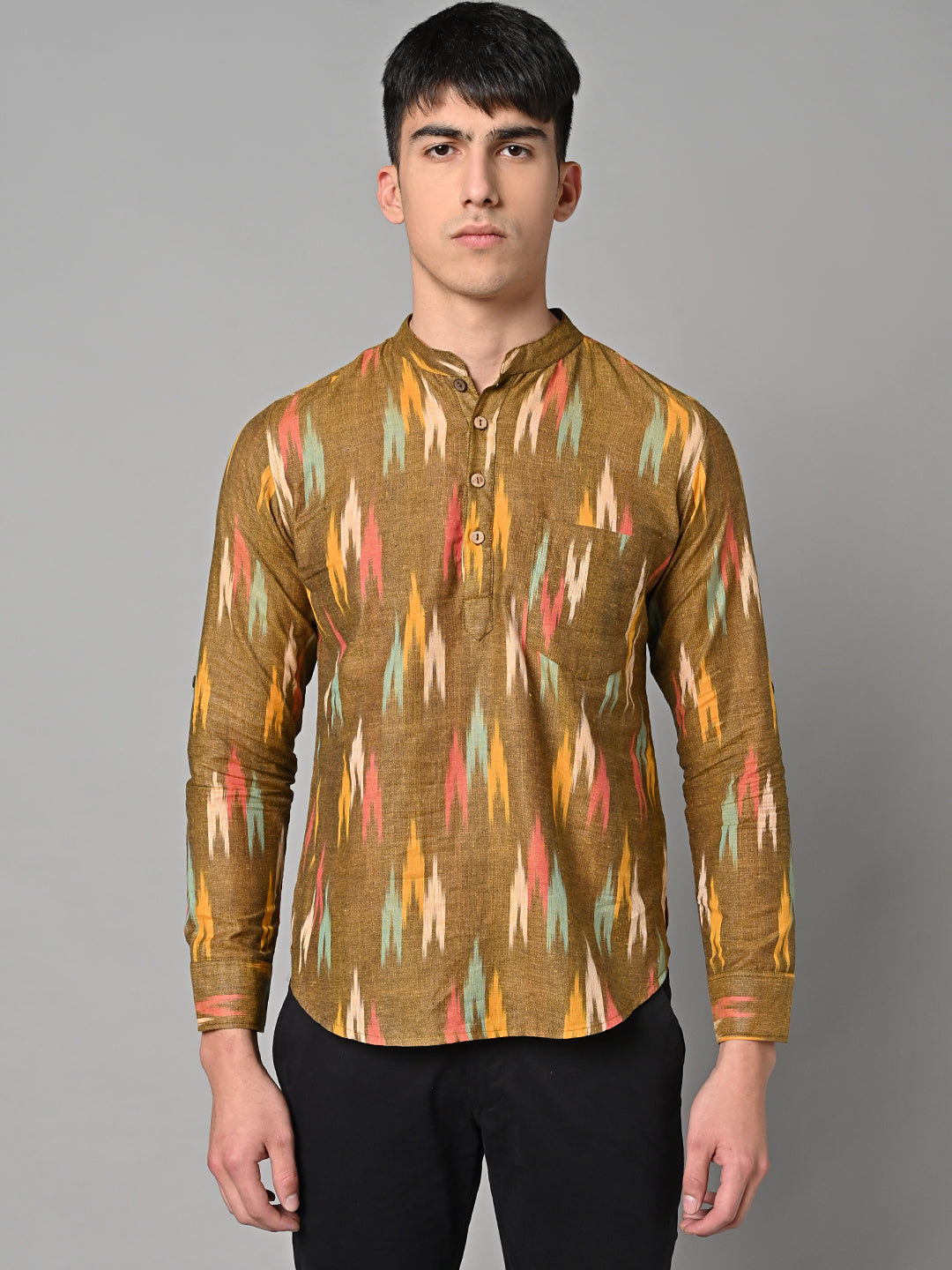 Vastraa Fusion Men Handloom Pure Cotton Ikat Printed Kurta