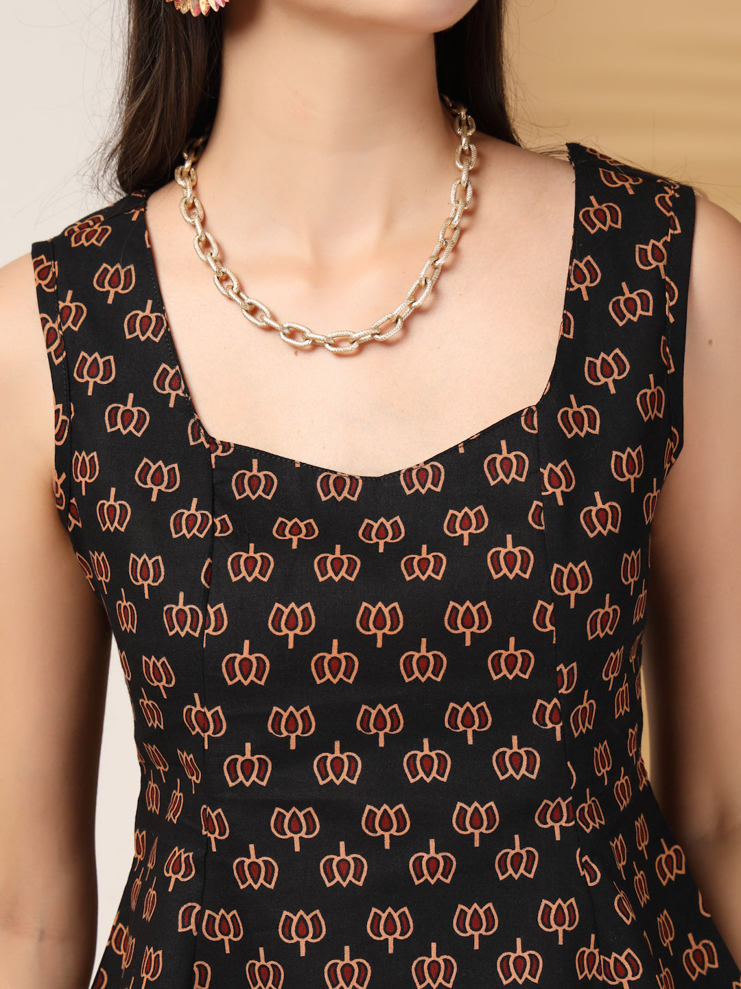 Vastraa Fusion Women Floral Printed Sleeveles Peplum Top