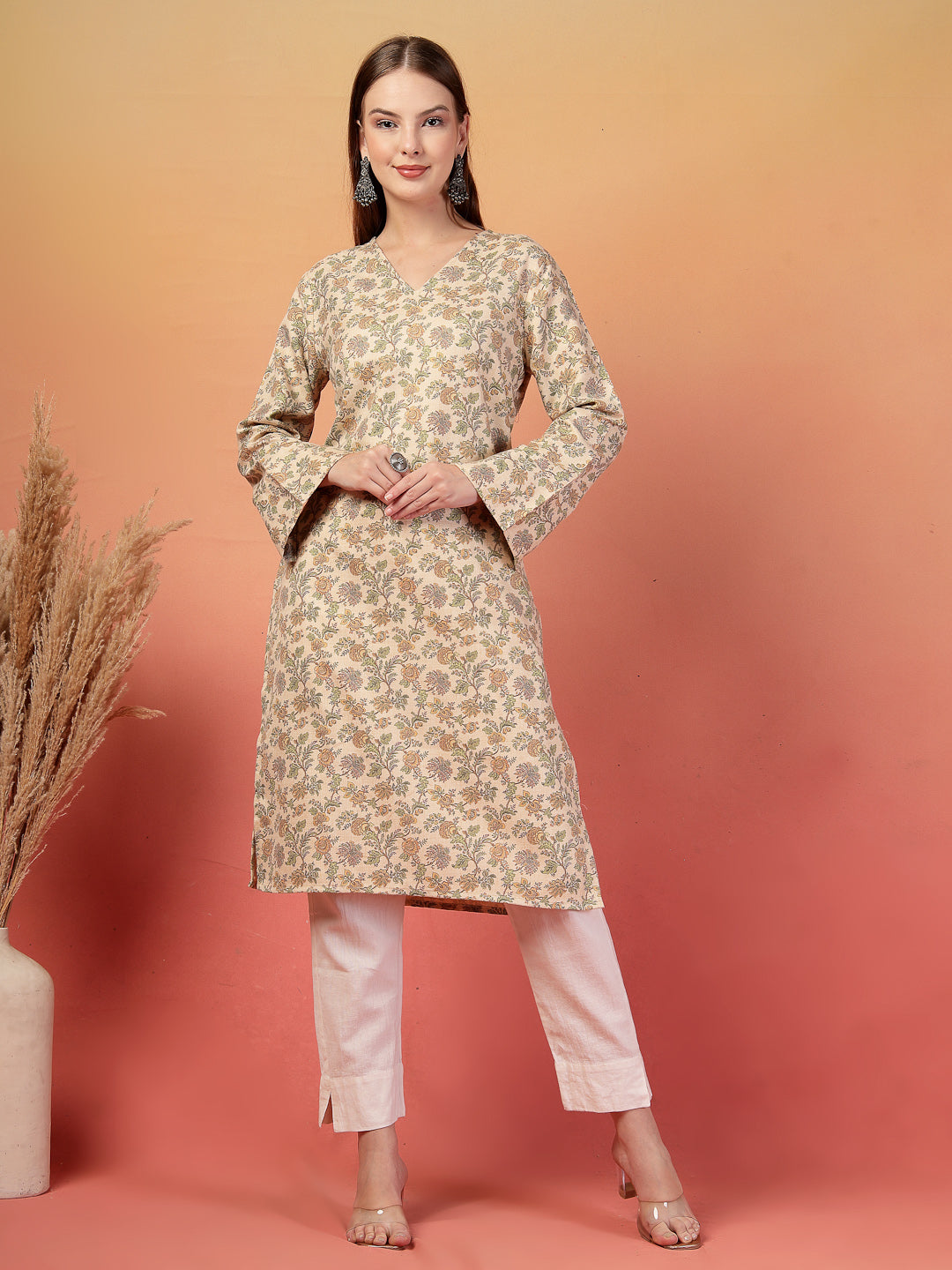 Vastraa Fusion Women Regular Fit Woolen Floral Printed Straight Warm Kurti with V-Neck & Long Sleeves