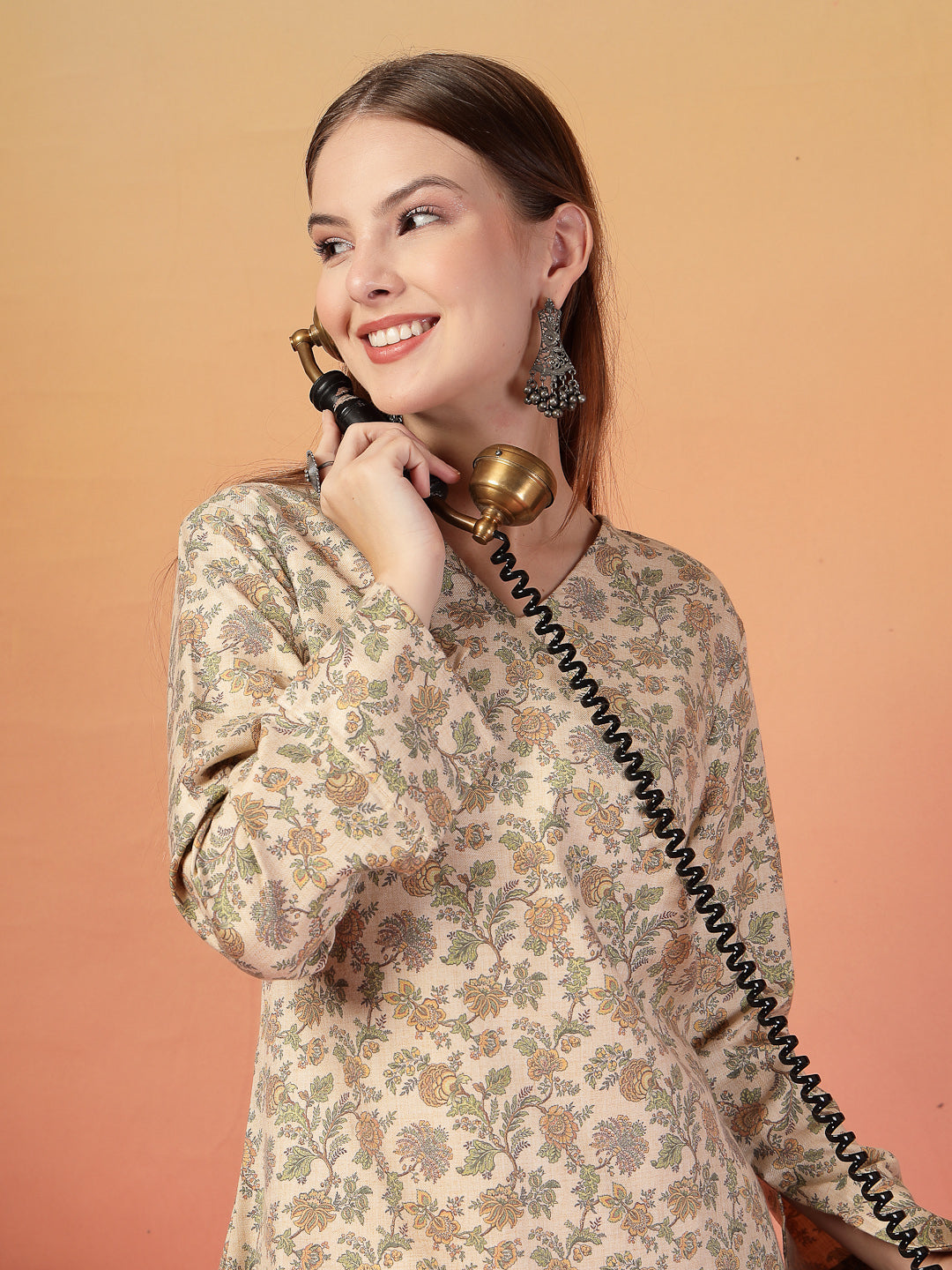 Vastraa Fusion Women Regular Fit Woolen Floral Printed Straight Warm Kurti with V-Neck & Long Sleeves