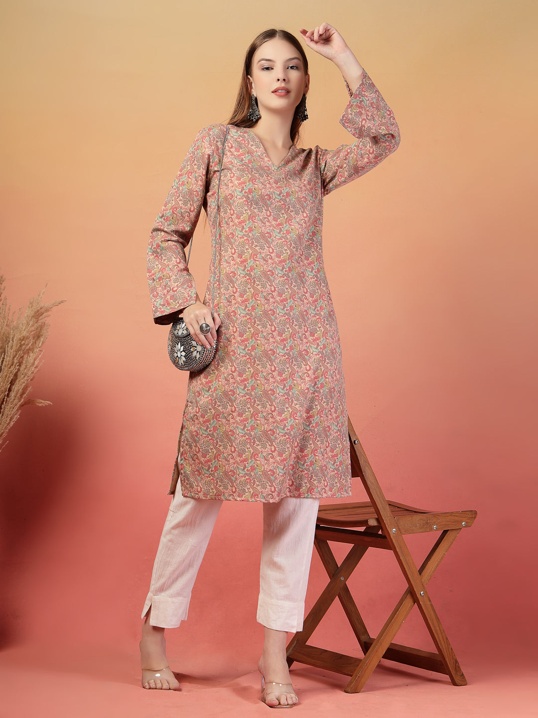 Vastraa Fusion Women Regular Fit Woolen Floral Printed Straight Warm Kurti with V-Neck & Long Sleeves