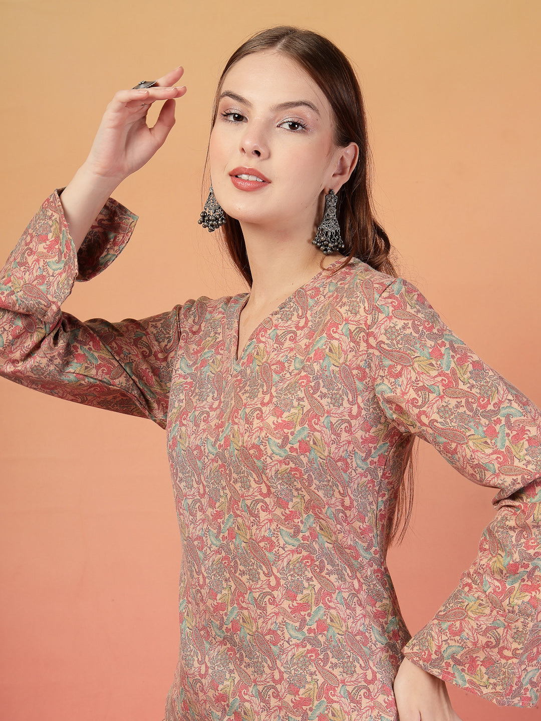 Vastraa Fusion Women Regular Fit Woolen Floral Printed Straight Warm Kurti with V-Neck & Long Sleeves