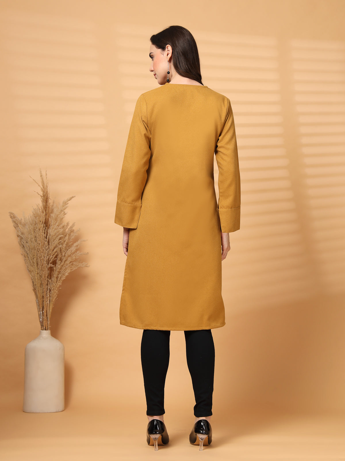 Vastraa Fusion Women's Traditional Woolen V-Neck Solid Kurti