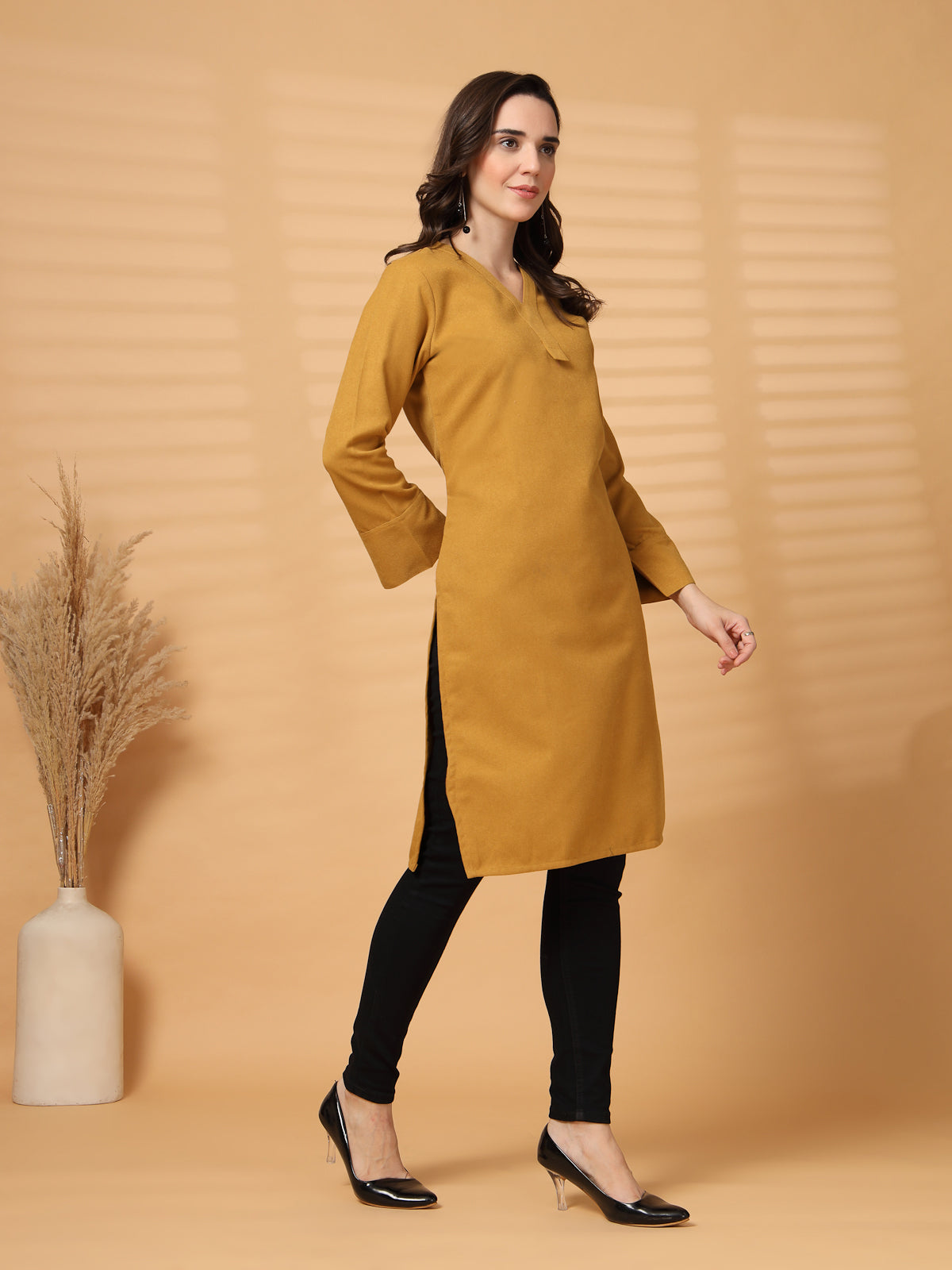 Vastraa Fusion Women's Traditional Woolen V-Neck Solid Kurti