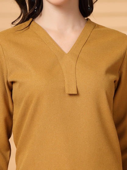 Vastraa Fusion Women's Traditional Woolen V-Neck Solid Kurti