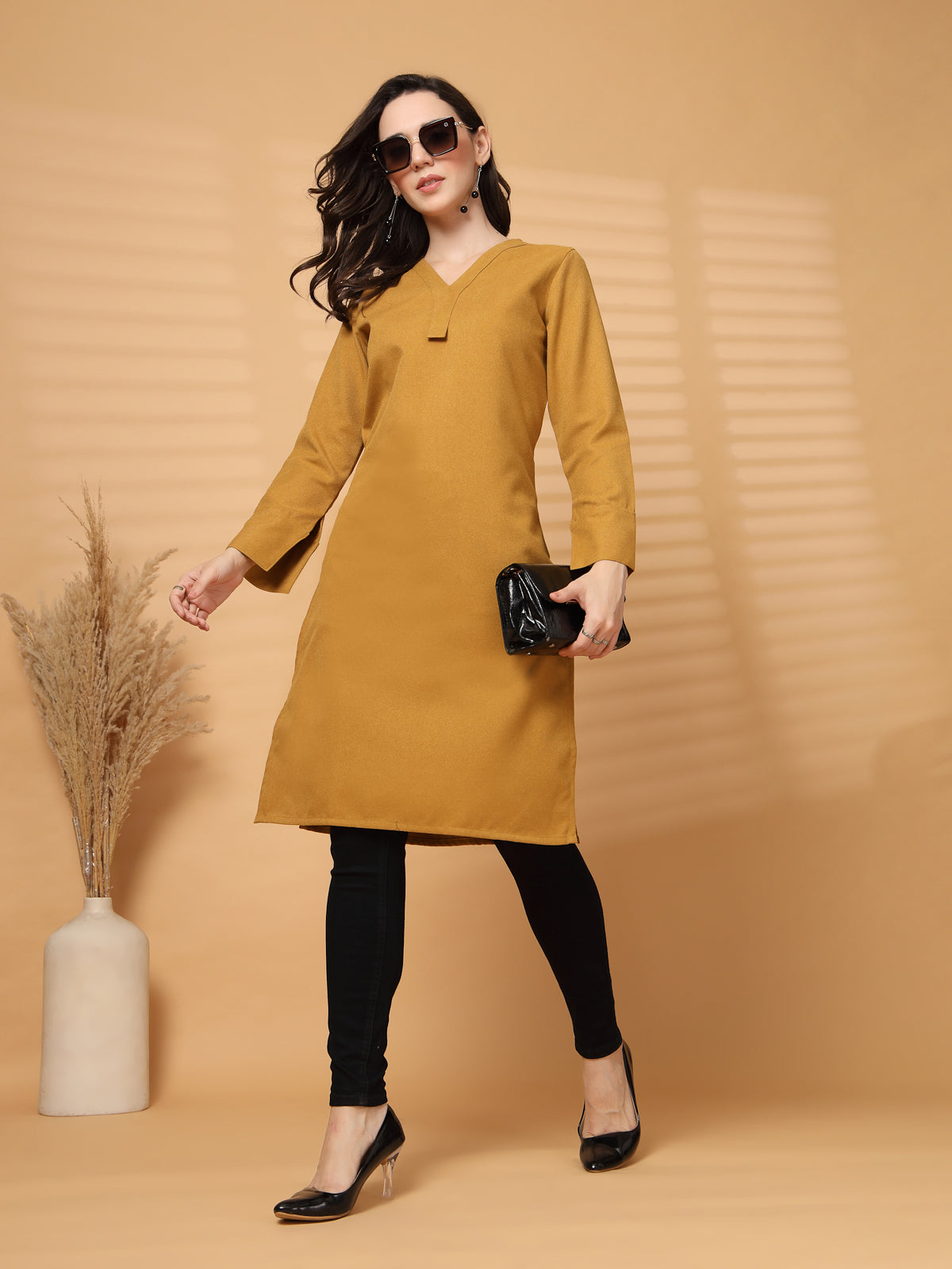 Vastraa Fusion Women's Traditional Woolen V-Neck Solid Kurti