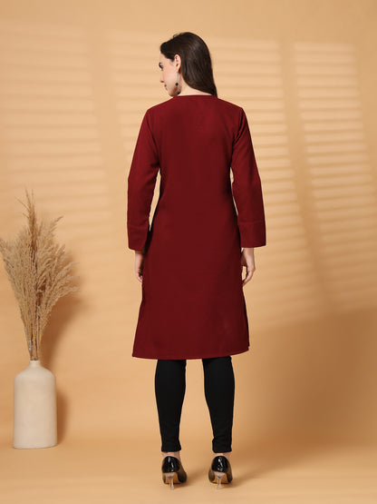 Vastraa Fusion Women's Traditional Woolen V-Neck Solid Kurti