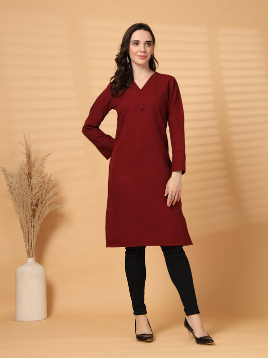 Vastraa Fusion Women's Traditional Woolen V-Neck Solid Kurti