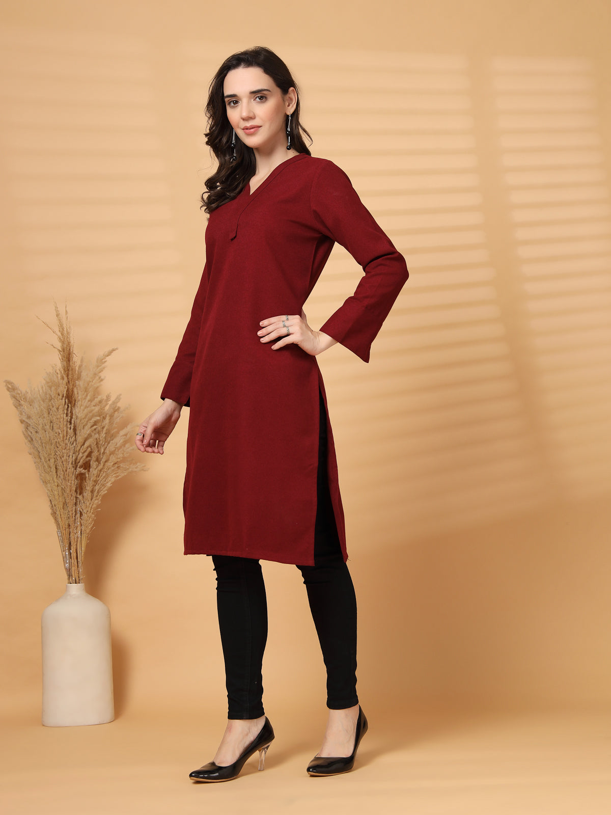 Vastraa Fusion Women's Traditional Woolen V-Neck Solid Kurti