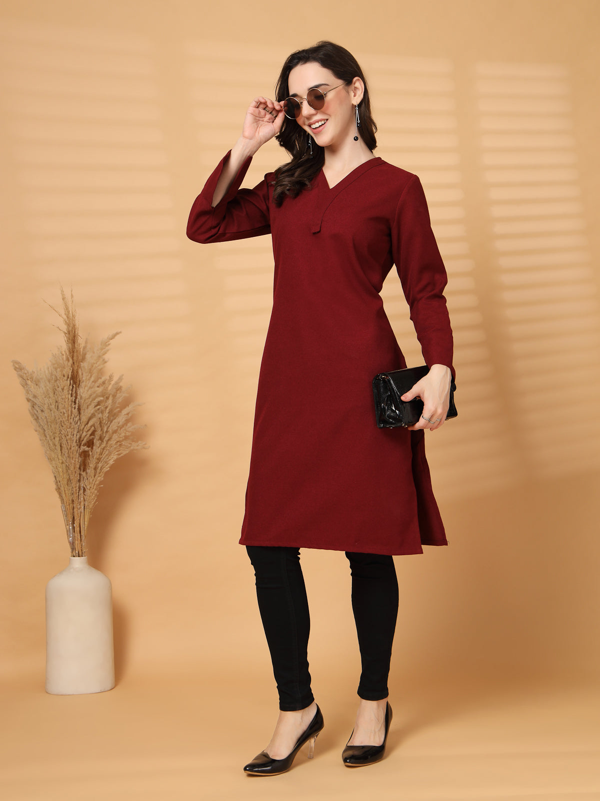 Vastraa Fusion Women's Traditional Woolen V-Neck Solid Kurti