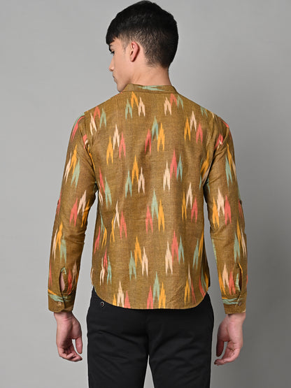 Vastraa Fusion Men Handloom Pure Cotton Ikat Printed Kurta