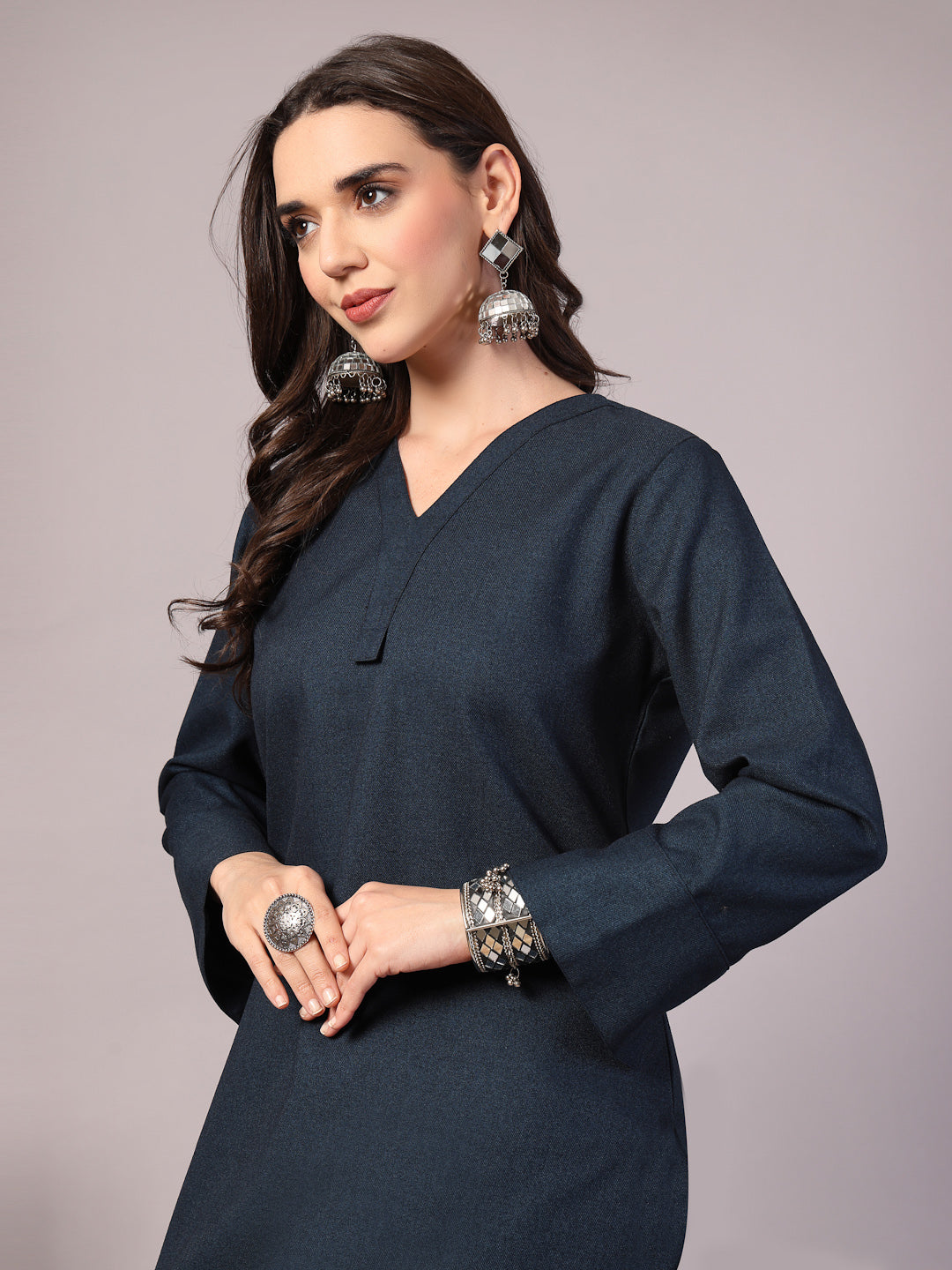 Vastraa Fusion Women's Traditional Woolen V-Neck Solid Kurti