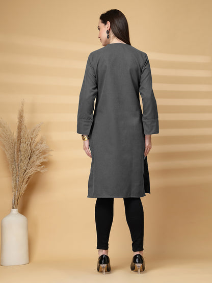 Vastraa Fusion Women's Traditional Woolen V-Neck Solid Kurti