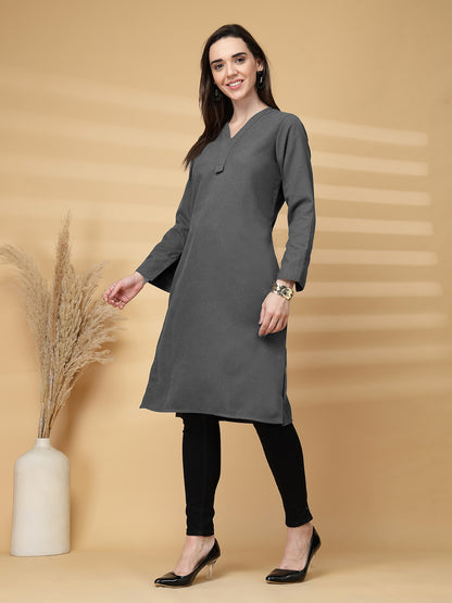 Vastraa Fusion Women's Traditional Woolen V-Neck Solid Kurti