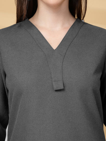 Vastraa Fusion Women's Traditional Woolen V-Neck Solid Kurti