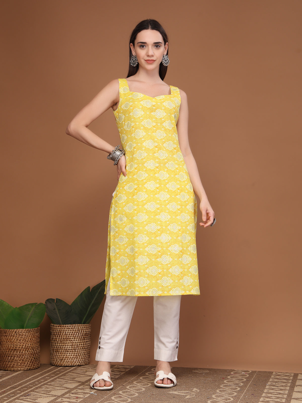 Women Floral Print Sleeveless Straight Kurti