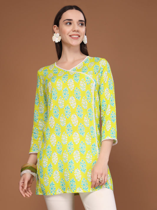 Vastraa Fusion Women’s Floral Printed Kurti Top Elegant Cotton Ethnic Tunic with V-Neck & Full Sleeves Casual