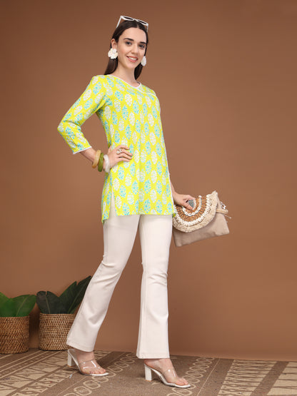 Vastraa Fusion Women’s Floral Printed Kurti Top Elegant Cotton Ethnic Tunic with V-Neck & Full Sleeves Casual