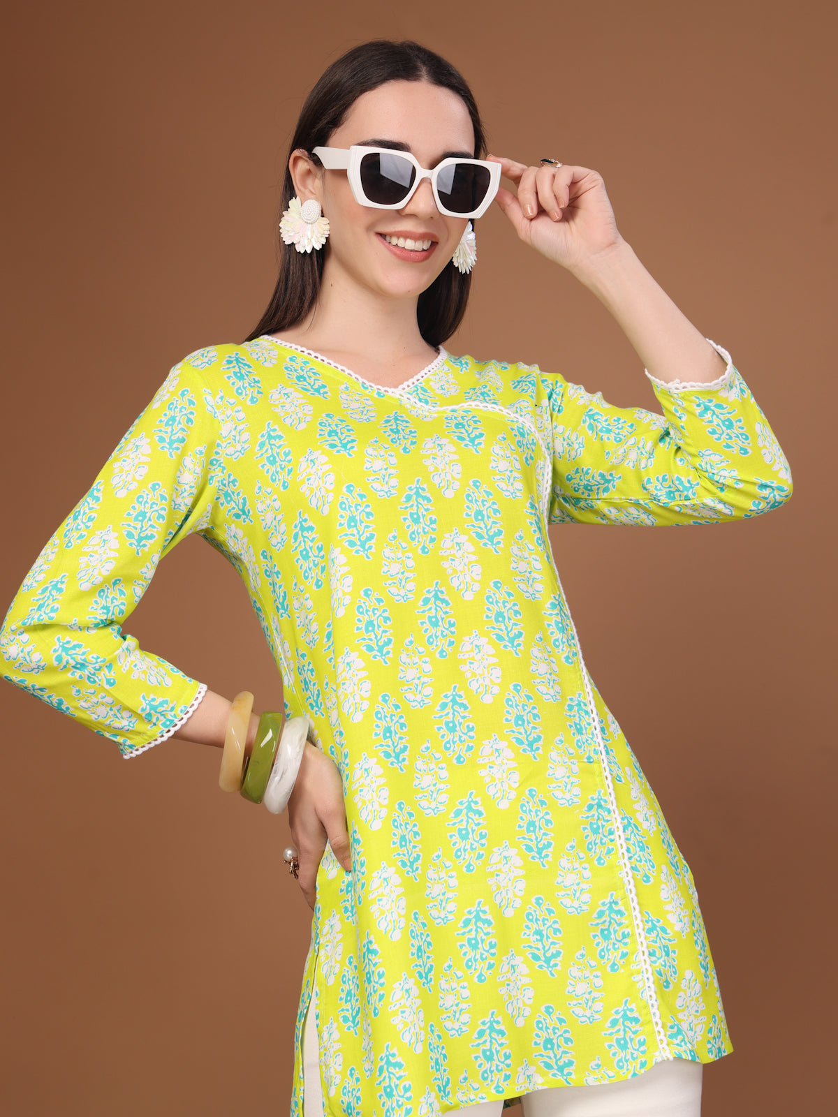 Vastraa Fusion Women’s Floral Printed Kurti Top Elegant Cotton Ethnic Tunic with V-Neck & Full Sleeves Casual