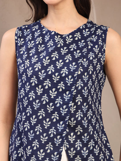 Vastraa Fusion Cotton Women's Stylish Fashion Casual Sleeveless Boat Neck Keyhole Back Top