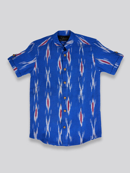 Vastraa Fusion Ikat Print Pure Cotton Spread Collar, Helf Sleeves, Button Shirt Casual Wear For Kid's